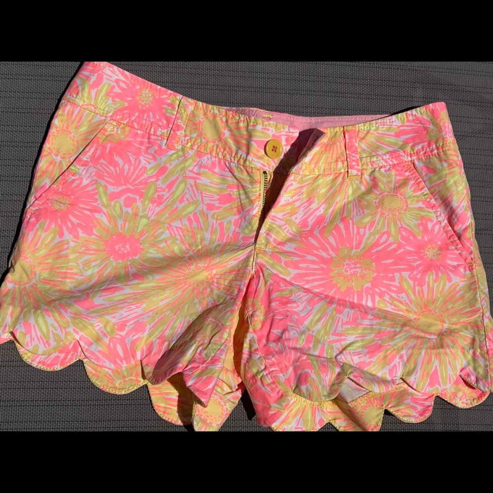Lilly Pulitzer Size 0 Scalloped Callahan Shorts The Juice Stand